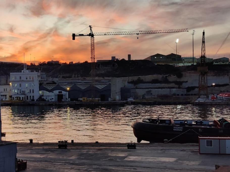 Crew 2 Savynomad Harbour Residences Wow Views Cospicua المظهر الخارجي الصورة